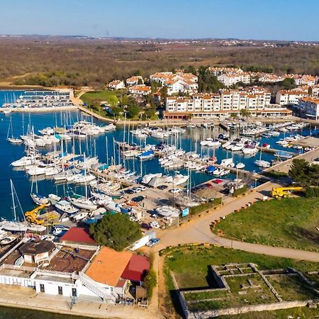 Rona Holiday Home Ana Пореч Экстерьер фото