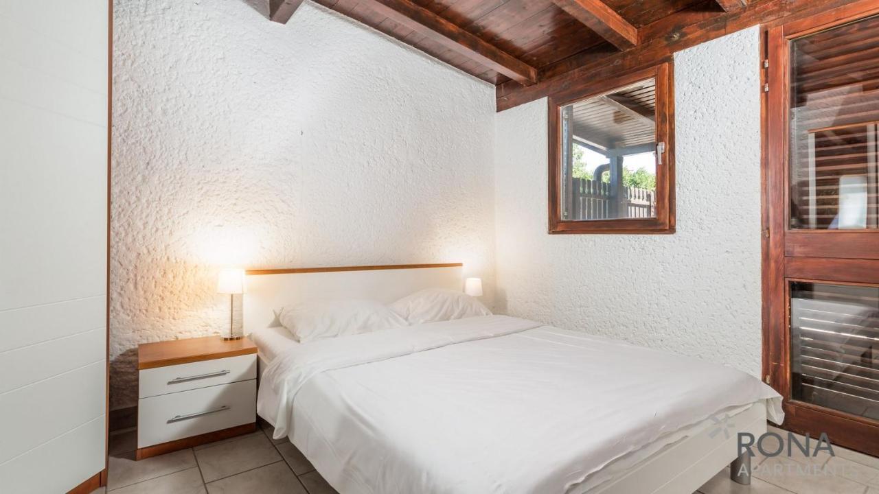 Rona Holiday Home Ana Пореч Экстерьер фото