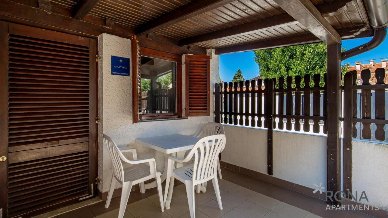 Rona Holiday Home Ana Пореч Экстерьер фото