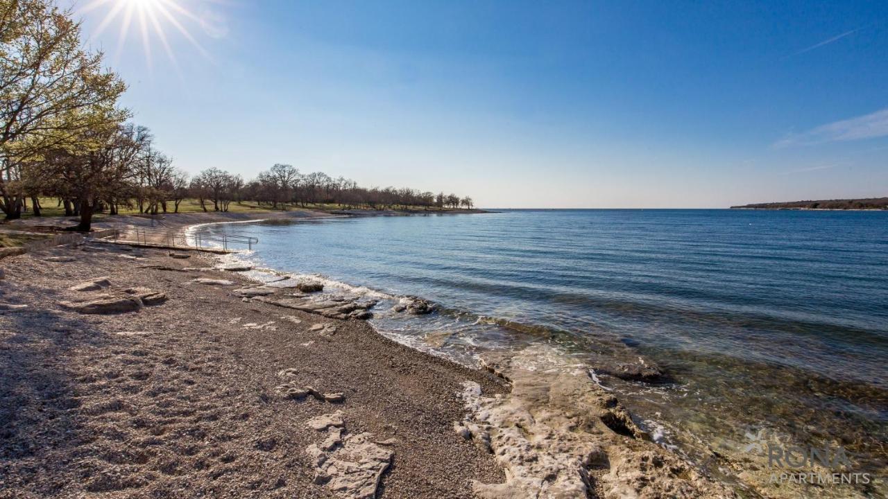 Rona Holiday Home Ana Пореч Экстерьер фото